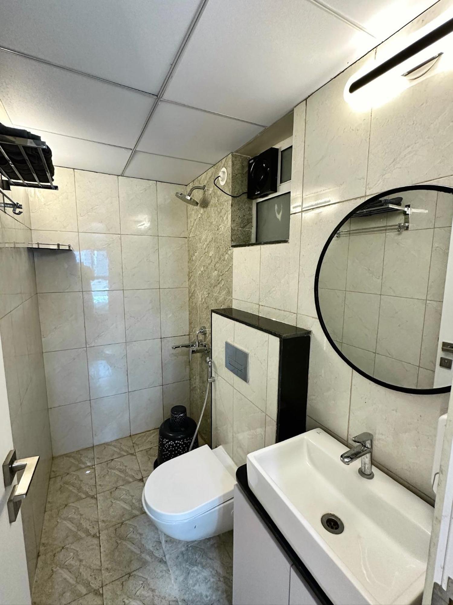 Peacock Palace 2Bhk Modern Ac Flat In Baner 푸네 외부 사진