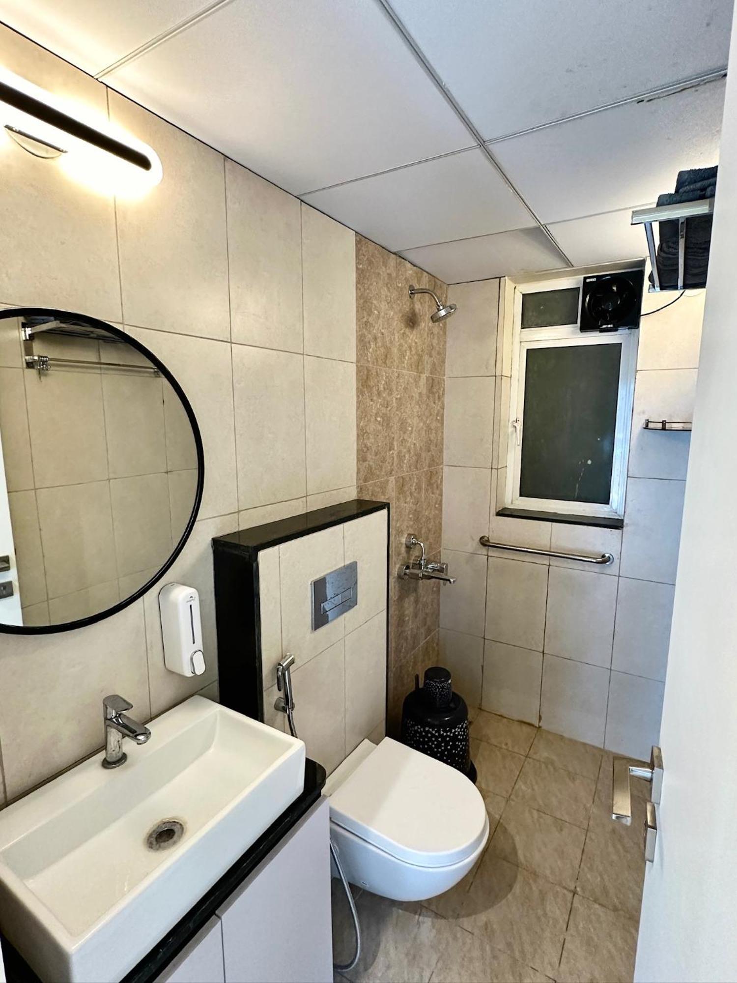 Peacock Palace 2Bhk Modern Ac Flat In Baner 푸네 외부 사진